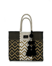 Laden Sie das Bild in den Galerie-Viewer, MARIA