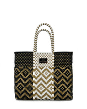 Laden Sie das Bild in den Galerie-Viewer, MARIA