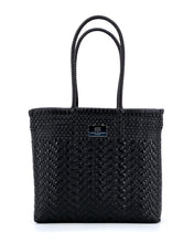 Laden Sie das Bild in den Galerie-Viewer, VALERIA