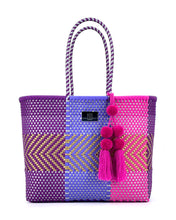 Laden Sie das Bild in den Galerie-Viewer, LAILLA