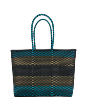 Laden Sie das Bild in den Galerie-Viewer, CARMEN