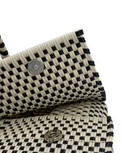 Laden Sie das Bild in den Galerie-Viewer, ANYA