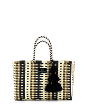 Laden Sie das Bild in den Galerie-Viewer, ADRIANA