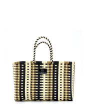 Laden Sie das Bild in den Galerie-Viewer, ADRIANA