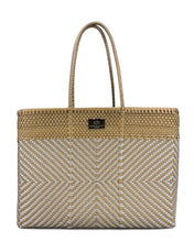 Laden Sie das Bild in den Galerie-Viewer, JULIETTE