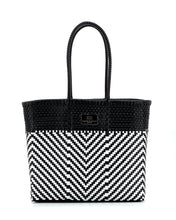 Laden Sie das Bild in den Galerie-Viewer, ANA LUISA