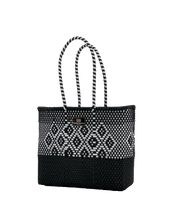 Laden Sie das Bild in den Galerie-Viewer, ELENA