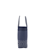 Laden Sie das Bild in den Galerie-Viewer, IRMA