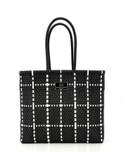 Laden Sie das Bild in den Galerie-Viewer, JACQUELINE