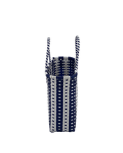 Laden Sie das Bild in den Galerie-Viewer, KARLA