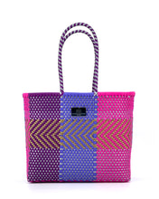 Laden Sie das Bild in den Galerie-Viewer, LAILLA