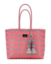 Laden Sie das Bild in den Galerie-Viewer, BAVA