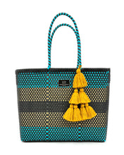 Laden Sie das Bild in den Galerie-Viewer, CARMEN