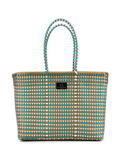 Laden Sie das Bild in den Galerie-Viewer, ESMERALDA