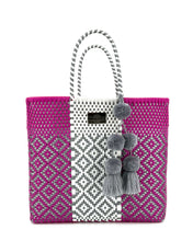 Laden Sie das Bild in den Galerie-Viewer, GISELA