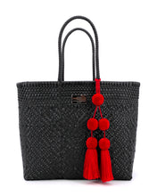 Laden Sie das Bild in den Galerie-Viewer, VALERIA